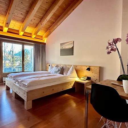 Laagers Garni Hotel *