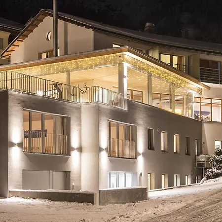 Laagers Garni Hotel Samedan